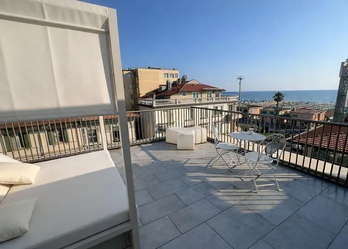 La Casa Sul Mare -viareggio- Sea View Βιαρέτζιο